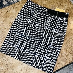 NWT Michael Kors Black, White, and Blue Houndstooth Pencil Skirt Size 8
